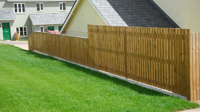 Small and large picket fencing